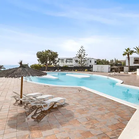 Home2book Terrace & Pool Retreat, Costa Apartamento